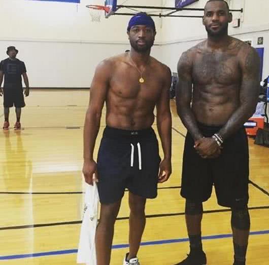 拉菲尼亚本赛季西甲6球共计10球 已追平上赛季.